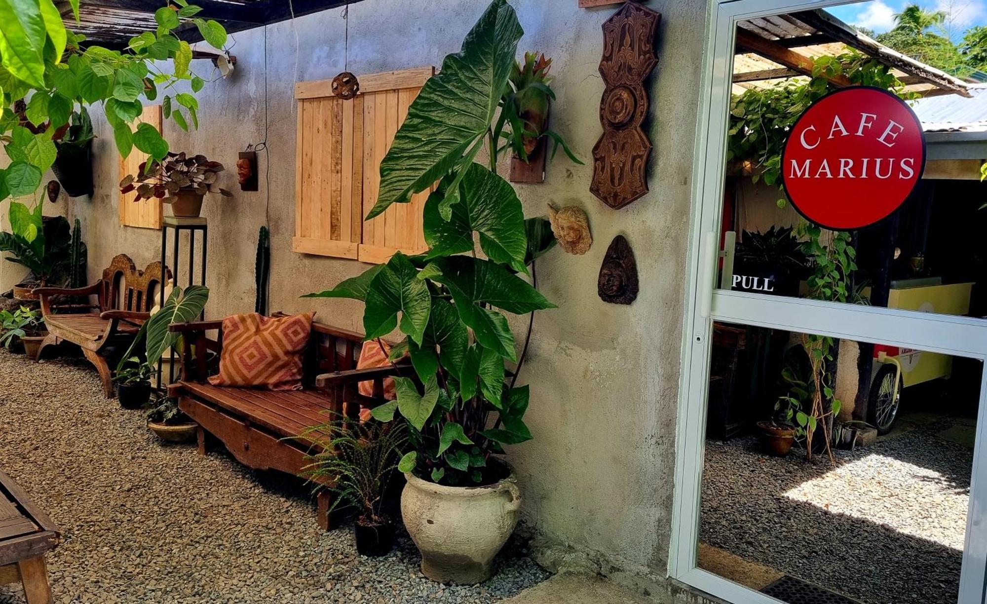 Marius B&B & Hostel Silang Bagian luar foto